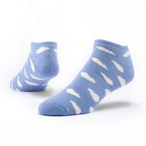 Cloud patterned organic cotton footie socks.