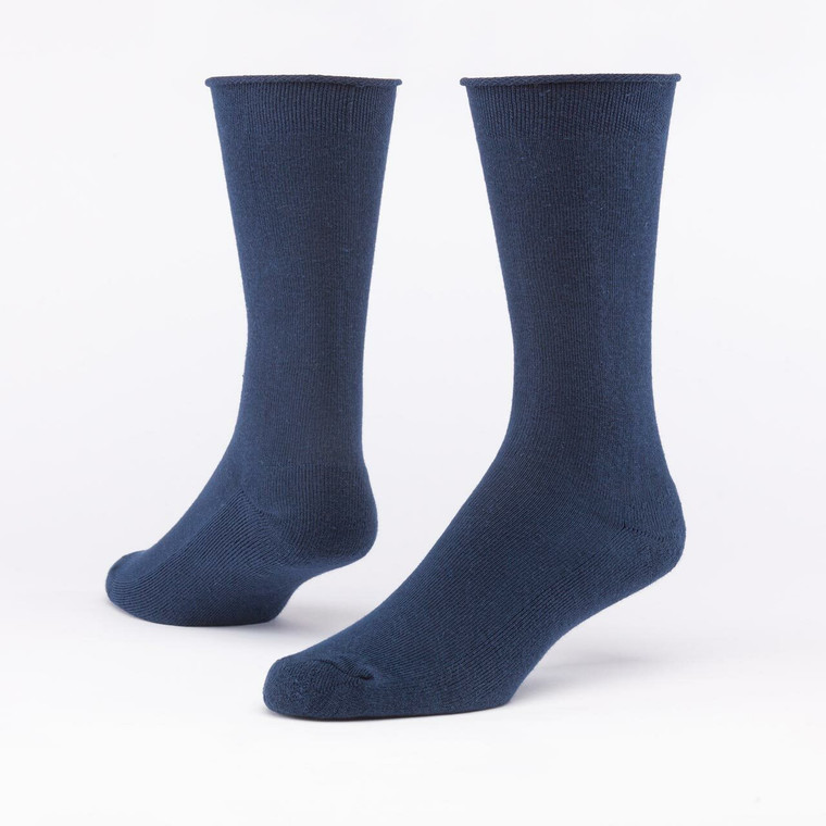 Navy solid color organic cotton cushion crew socks.